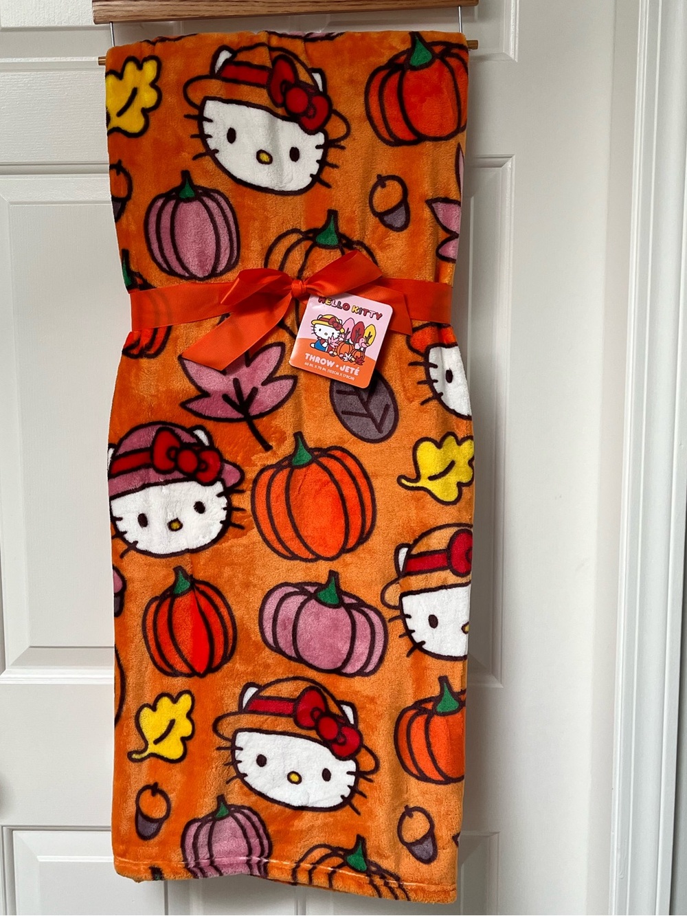 *BRAND NEW* Hello Kitty Halloween Throw Blanket
